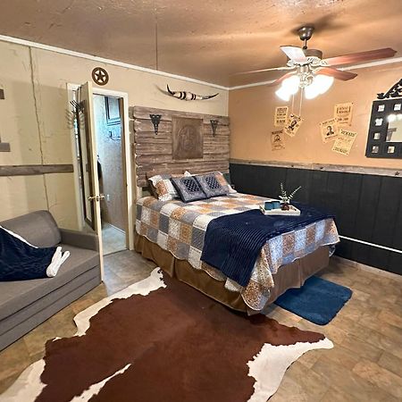 Acorn Hideaways Canton Rustic Old West Frontier Suite Exteriör bild