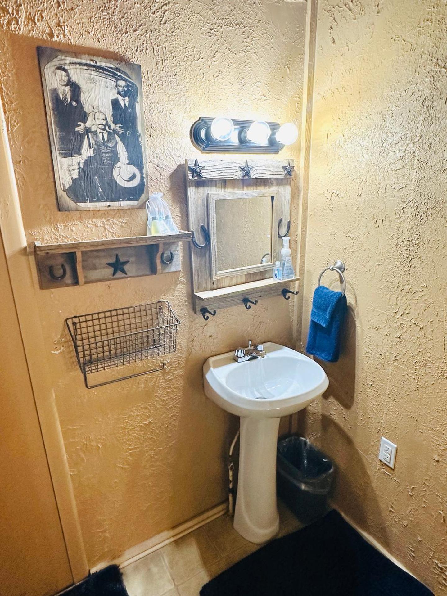 Acorn Hideaways Canton Rustic Old West Frontier Suite Exteriör bild